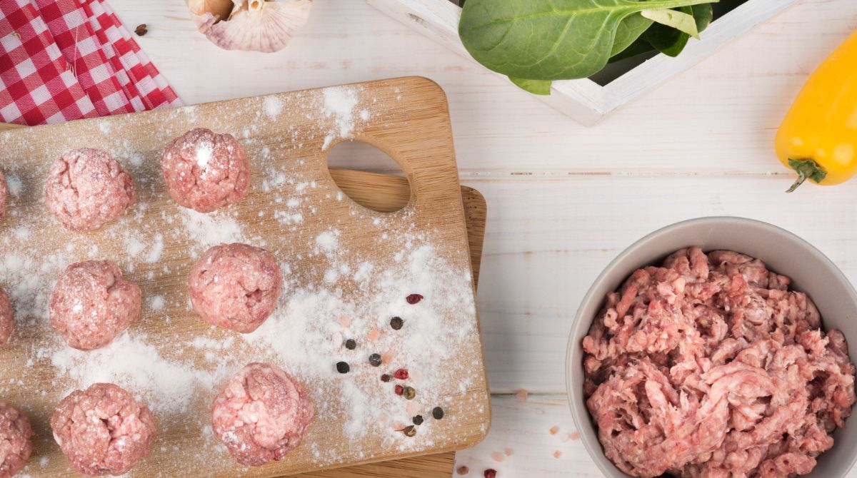 5 Cara Mencairkan Daging Beku Dengan Tepat Tanpa Merusak Kualitas